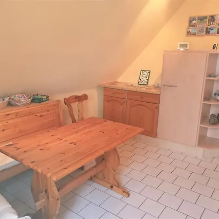 Biene's Baerenstube بيت ضيافة التزه